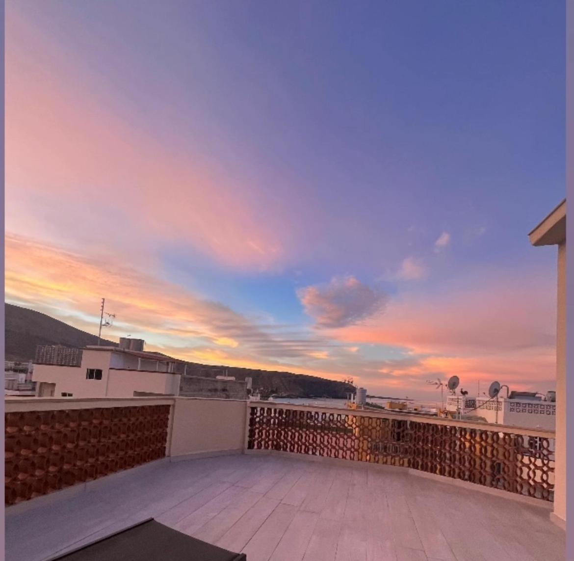 The White Heart House - Attic Sea View Leilighet Los Cristianos  Eksteriør bilde